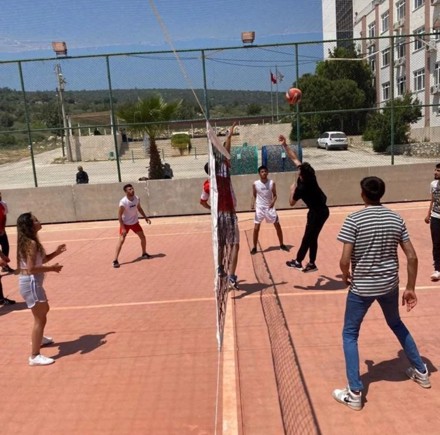 Yüksekokulumuz'da Spor Etkinlikleri Düzenlendi.